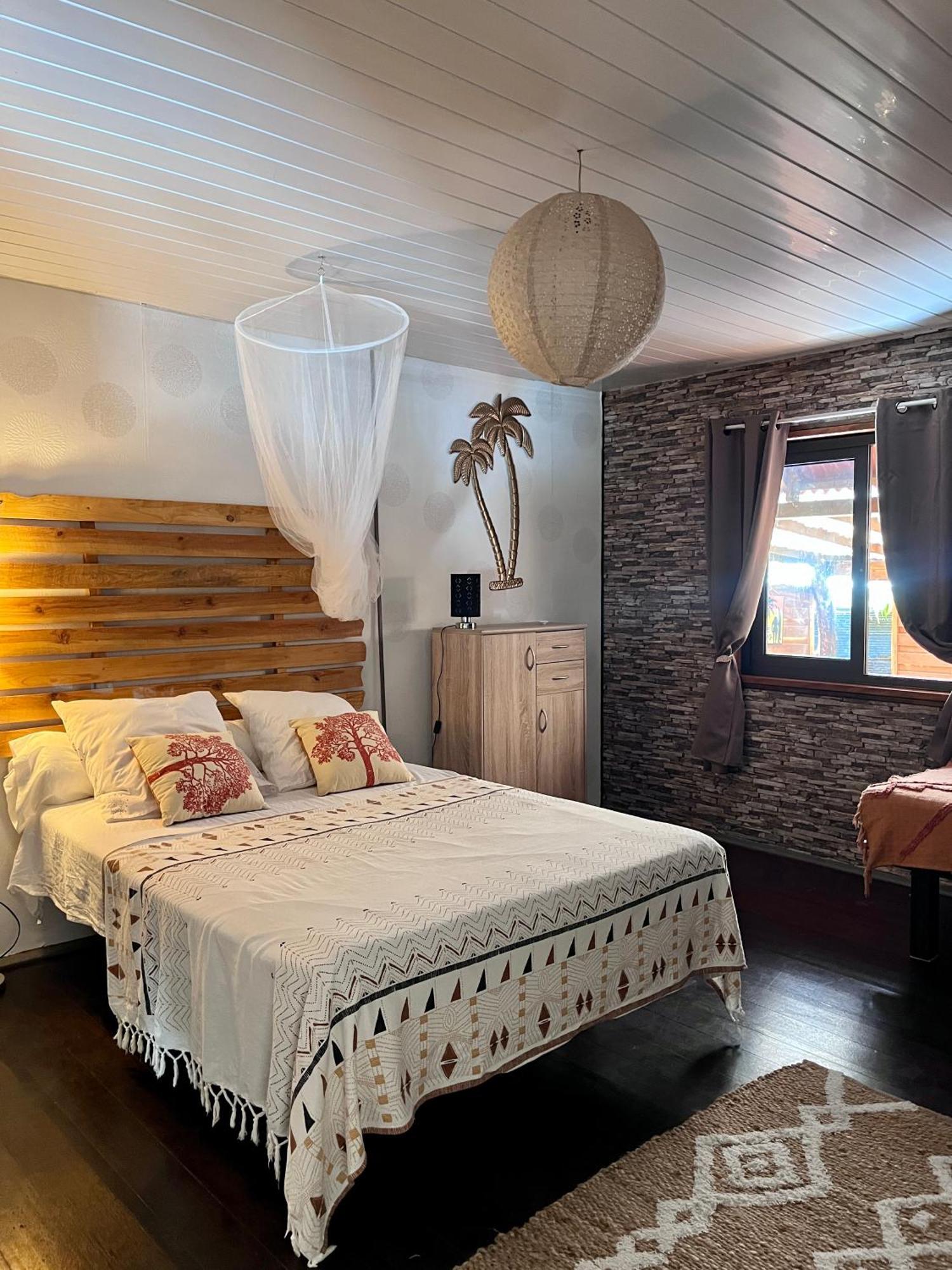 Faaora Lodge, Little Paradise Haapiti エクステリア 写真